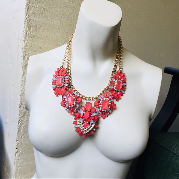 ❌ SOLD ❌ Gold orange crystal statement necklace - Picture 6 of 8